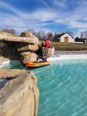 {{ custom_values.service_3 }} in {{custom_values.area_3})