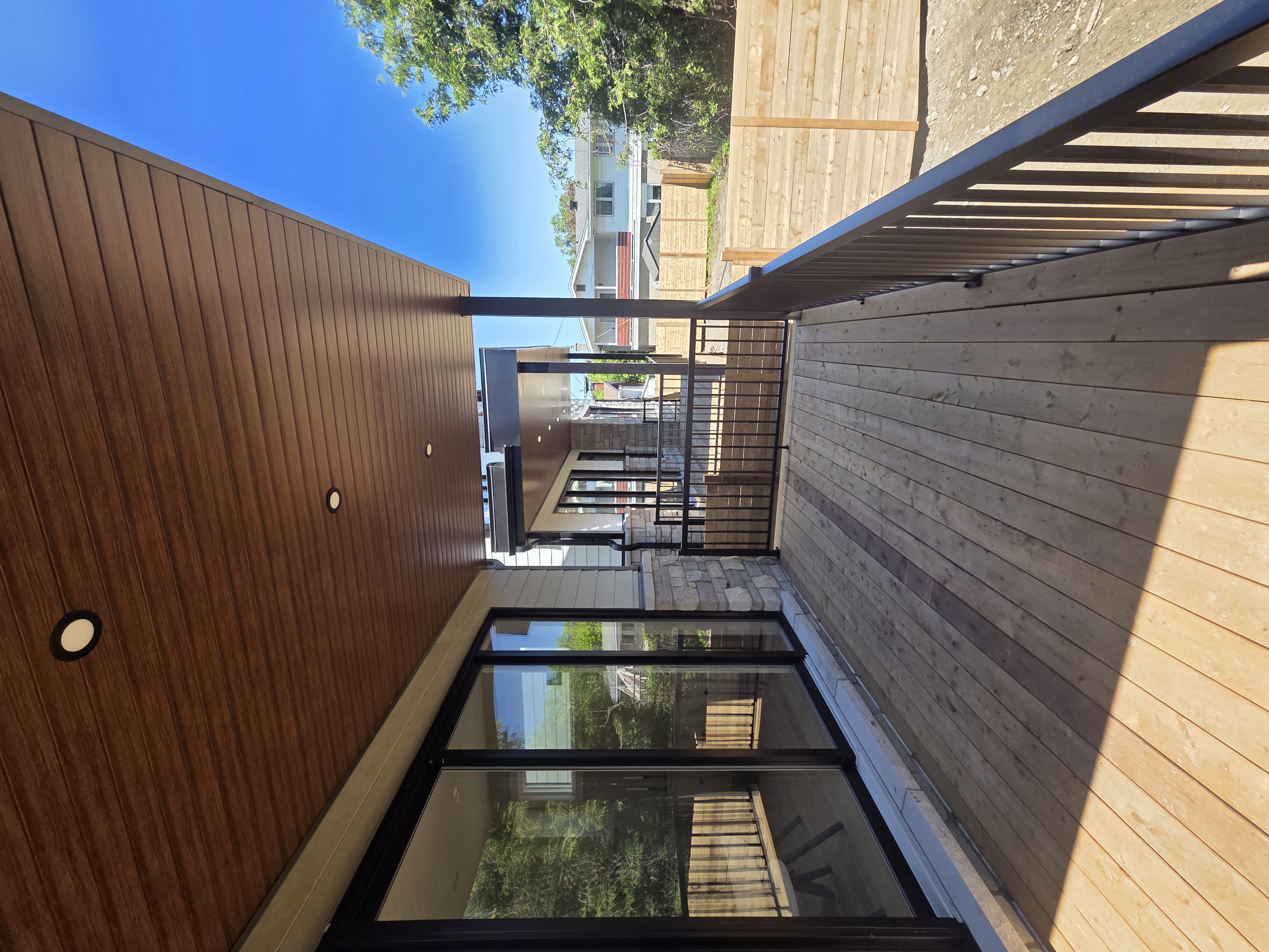 Custom deck construction in Limoges