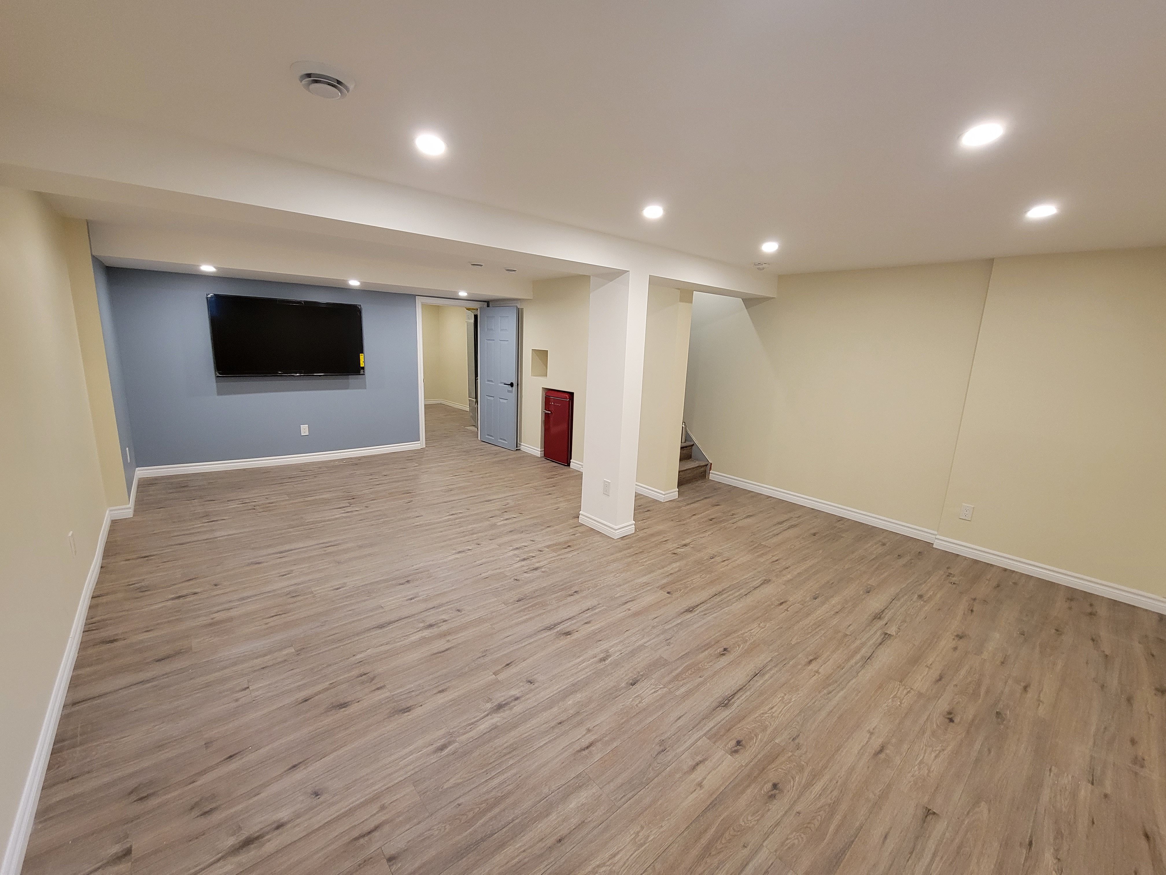 Finished basement renovation in Limoges by Macam Living