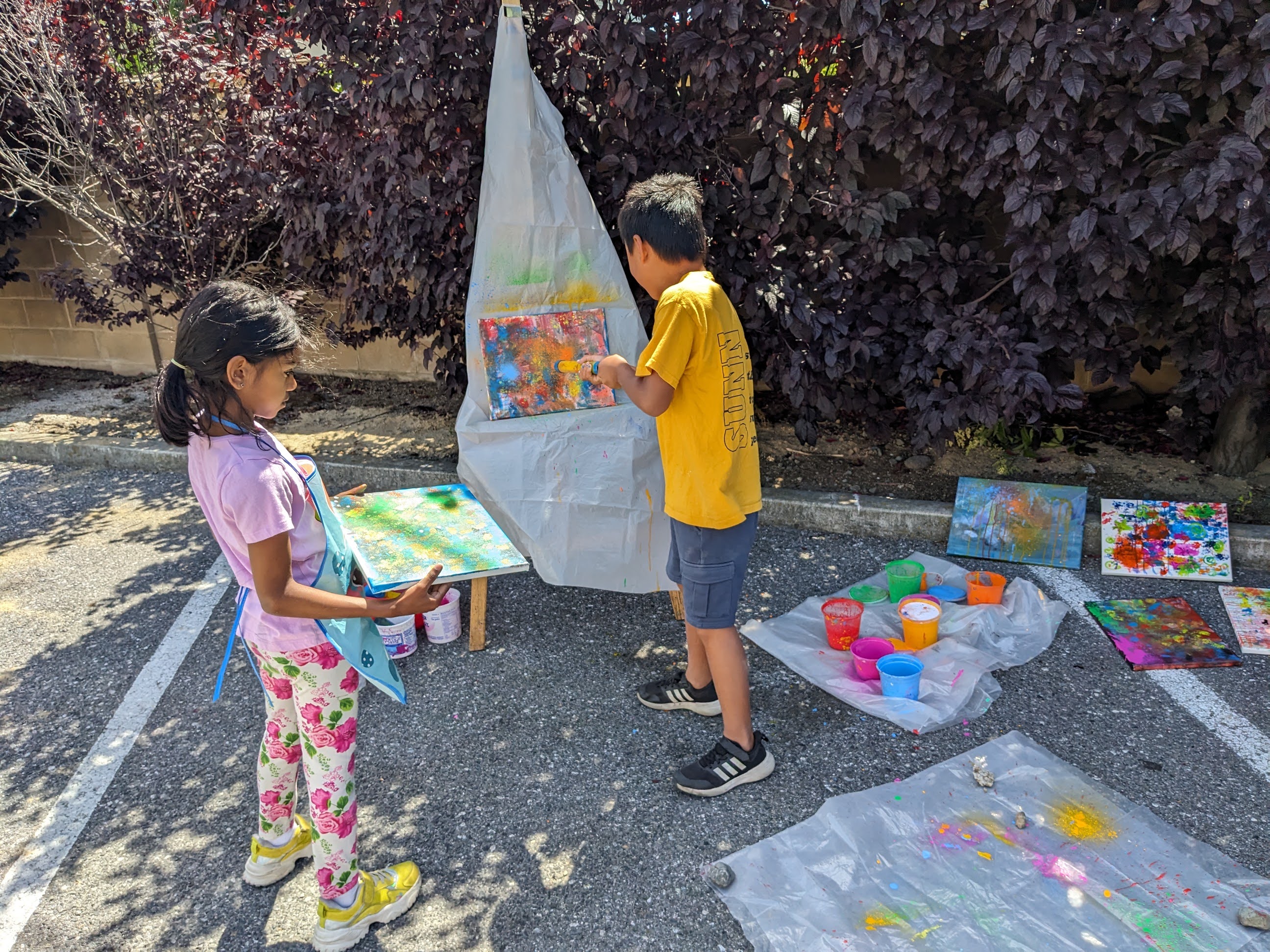Kids playing art games