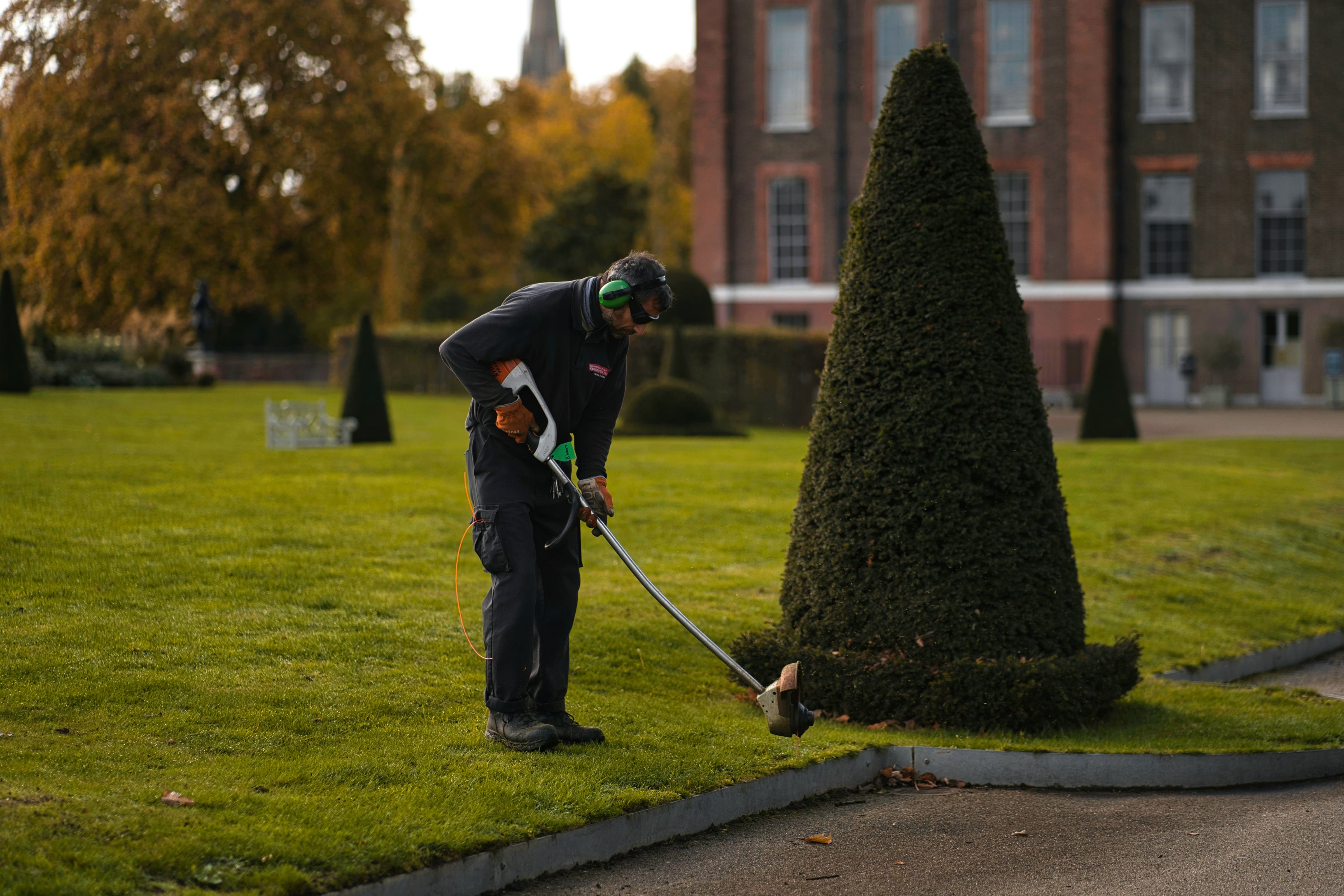 Lawn Mowing Service in Undera