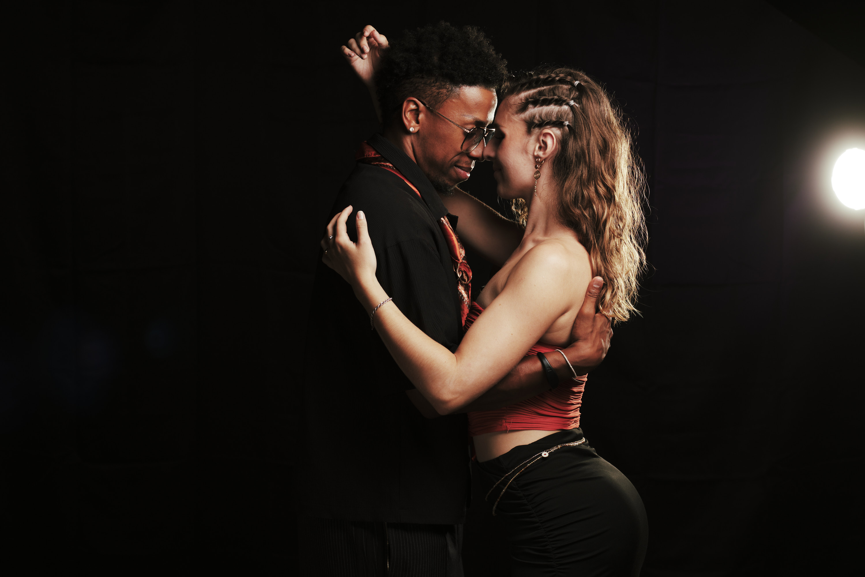 Couple dansant la kizomba