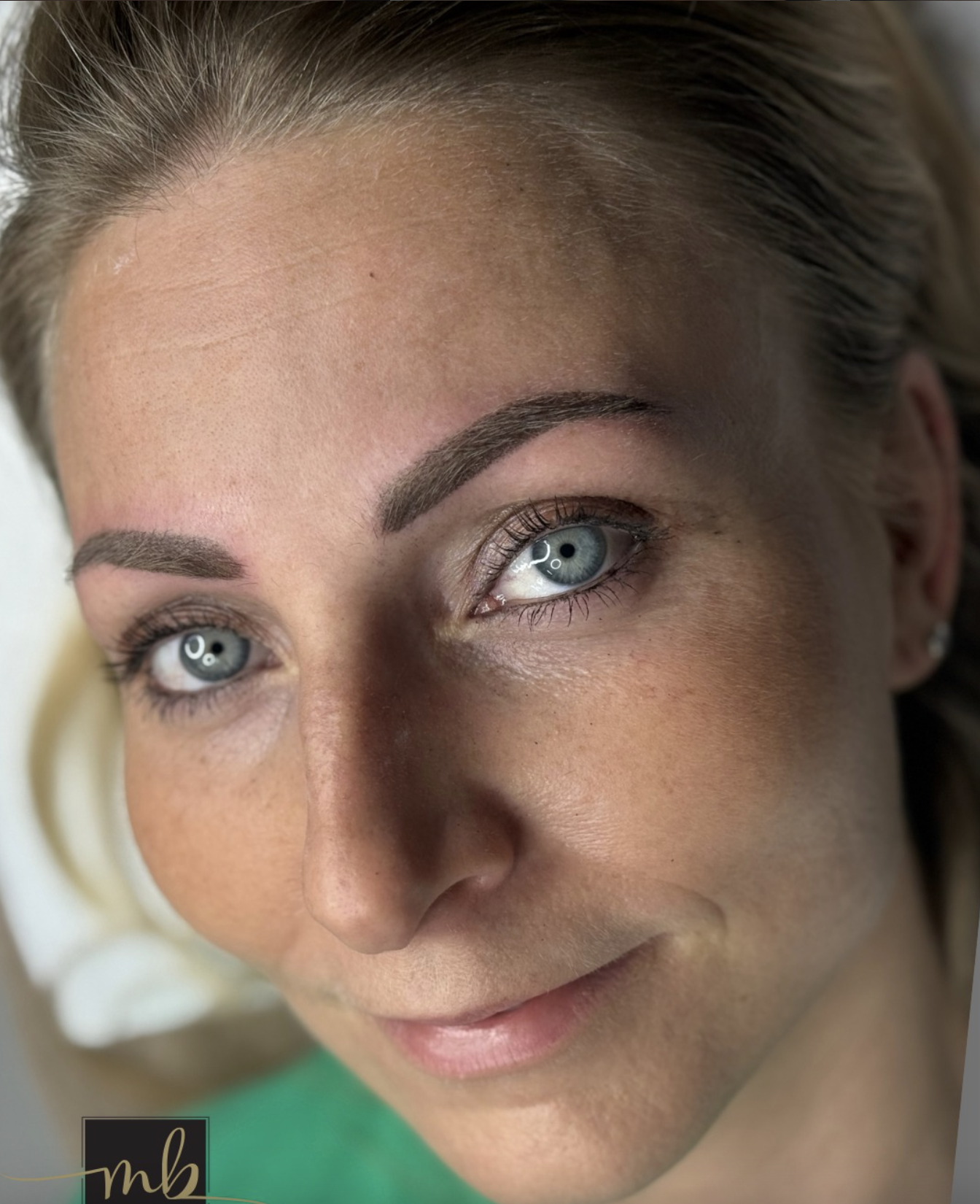 Resultaat van een wenkbrauwbehandeling bij Monique Broekhuis PMU