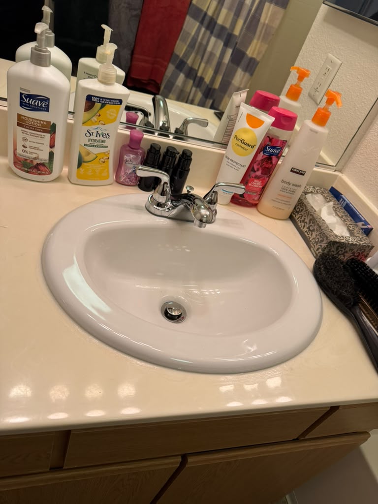 Washbasin after cleaning