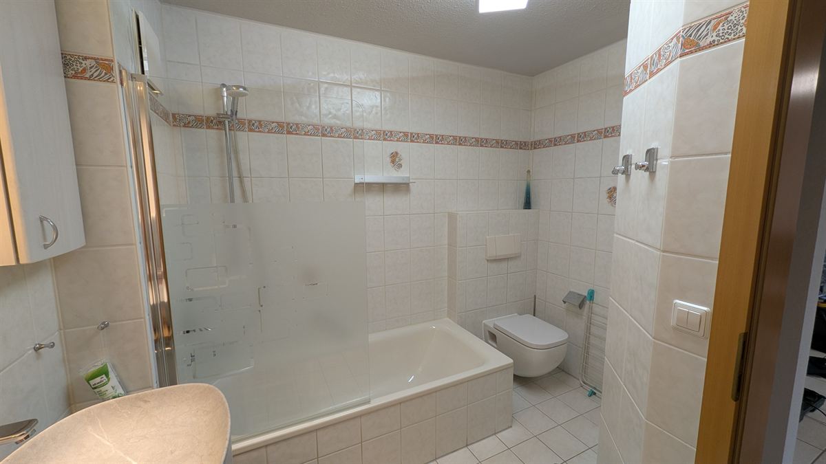 Badezimmer · weitere Ansicht