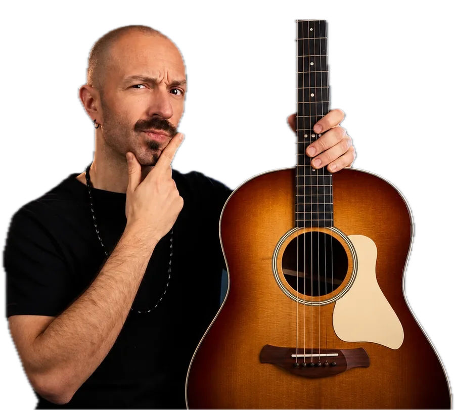 Marco Capaldo con la sua chitarra acustica