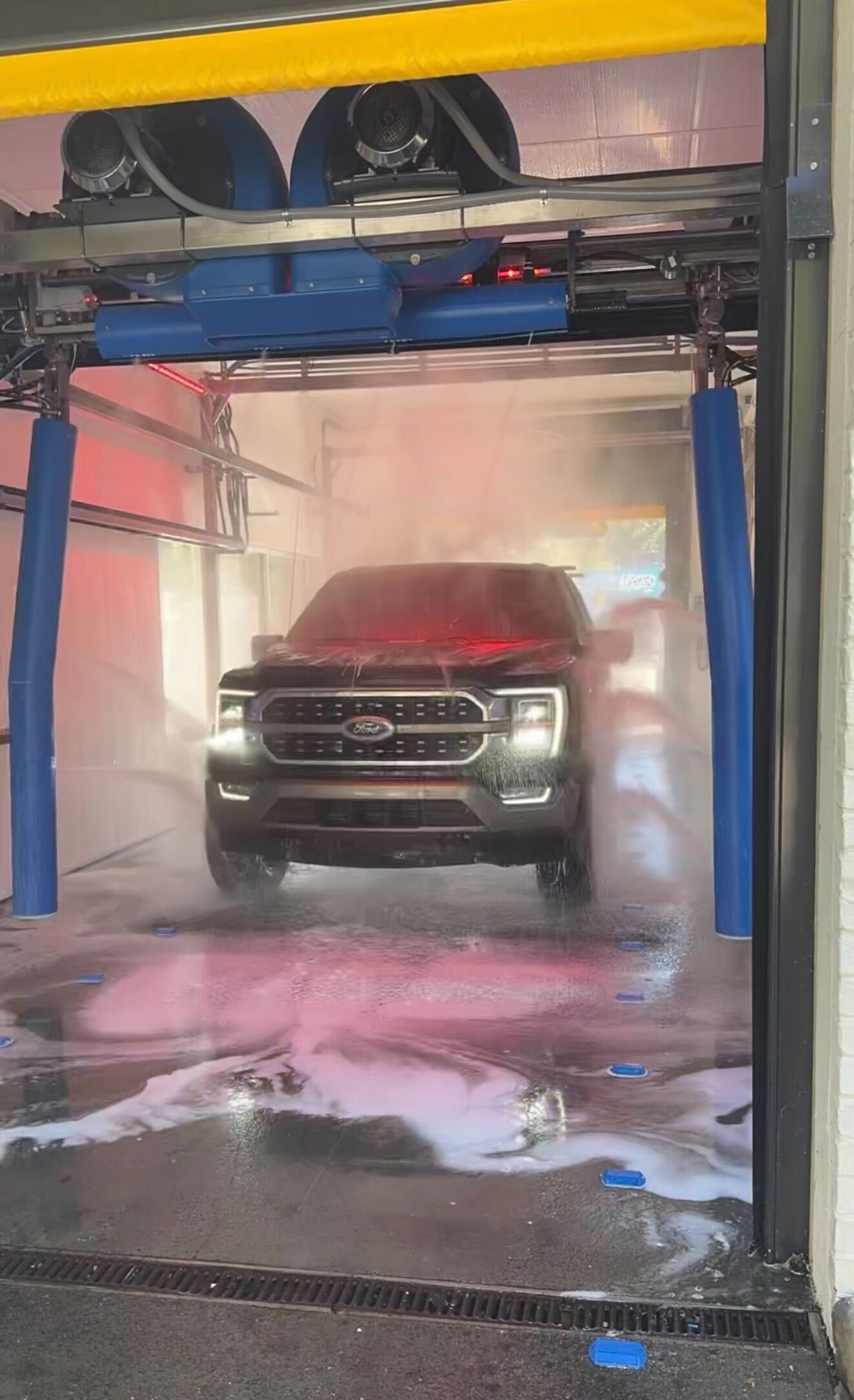 Petit automatic wash system