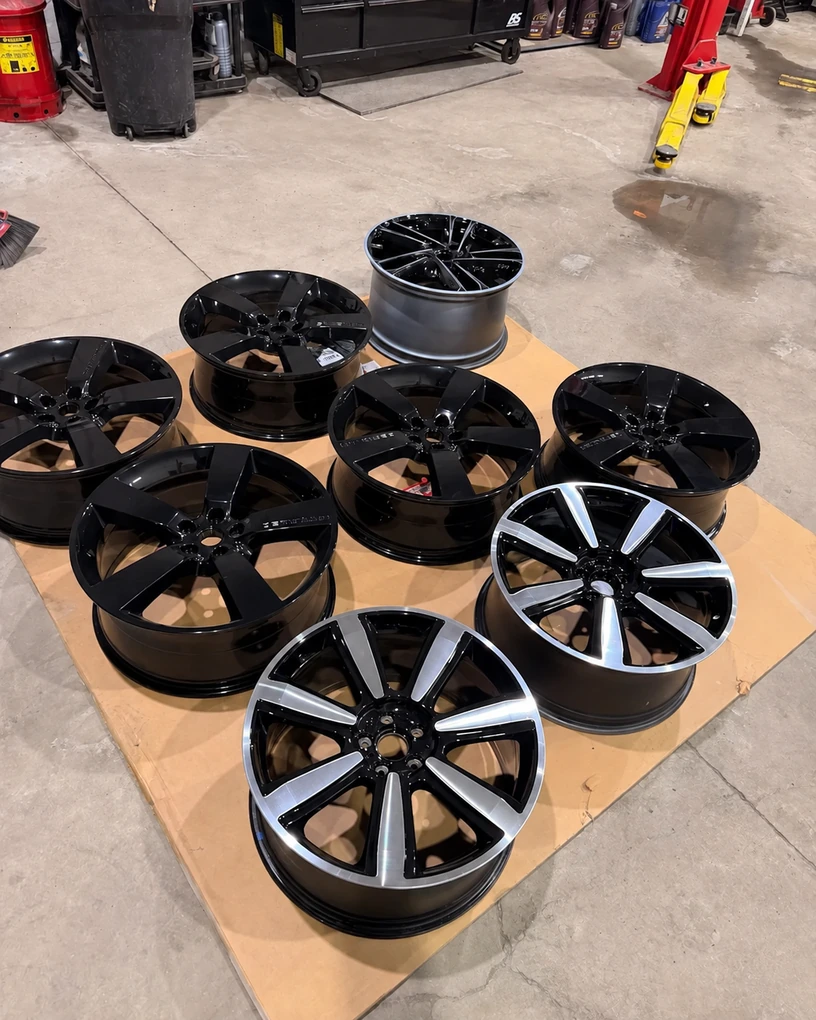Alloy wheel refinishing and powder coating in Pointe-Claire