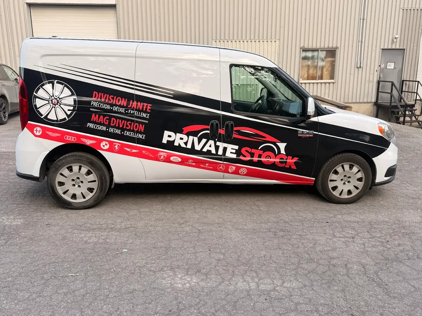 Mobile wheel repair at your location Mobile mag wheel repair across Montreal and the West Island