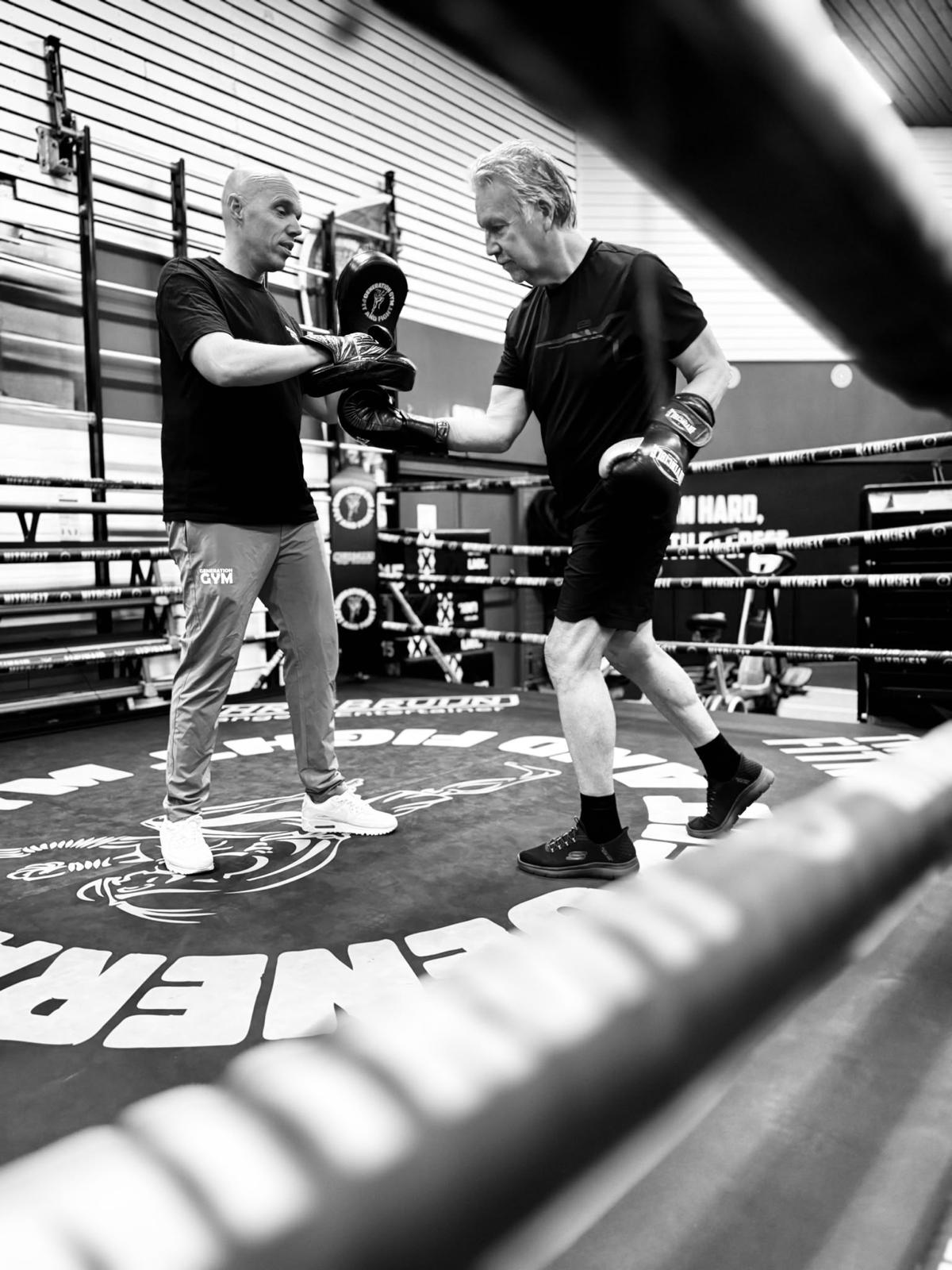 Man in beweging tijdens een Mannen(s)taal trainingssessie