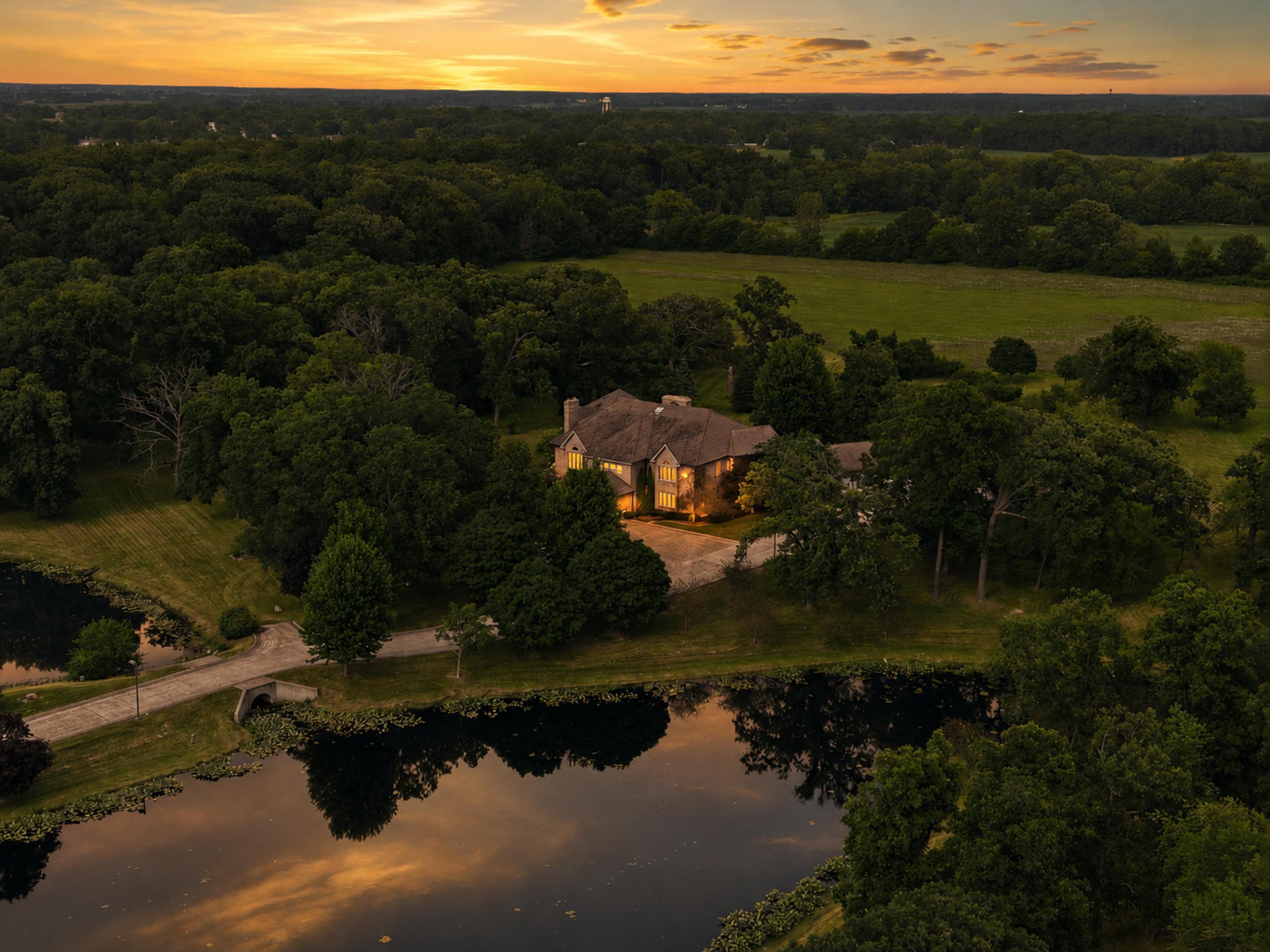 The Hebron Estate — 861 S 800 W, Hebron, IN