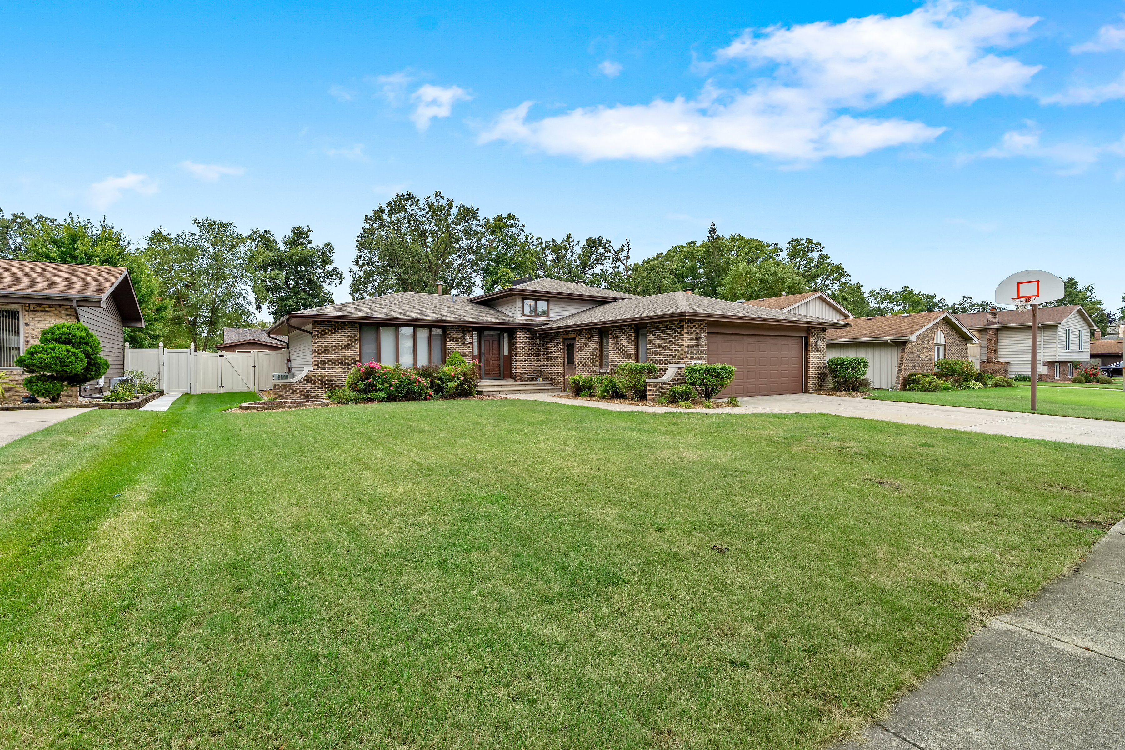 506 Heather Ln, Dyer Indiana, front exterior