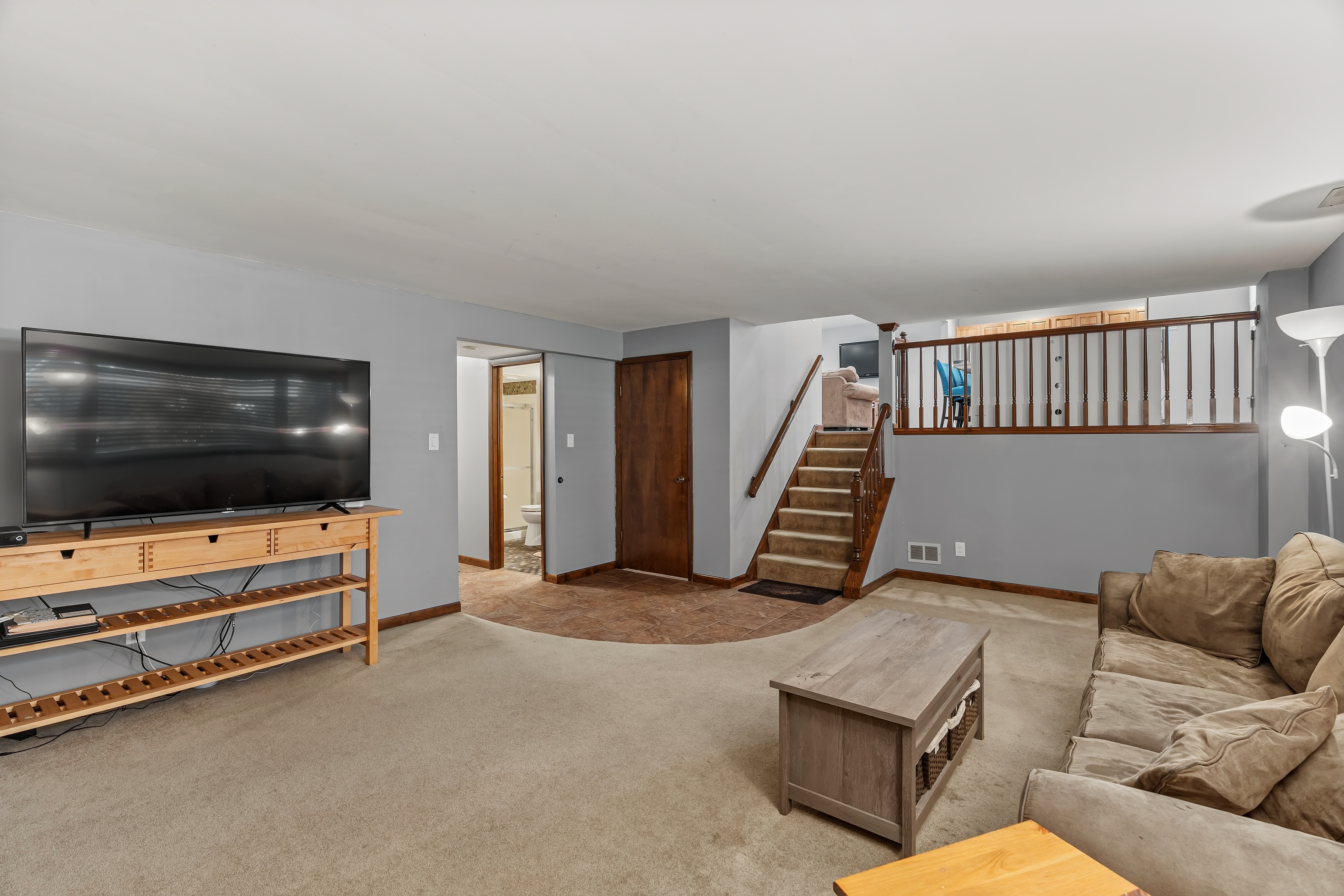 506 Heather Ln family room