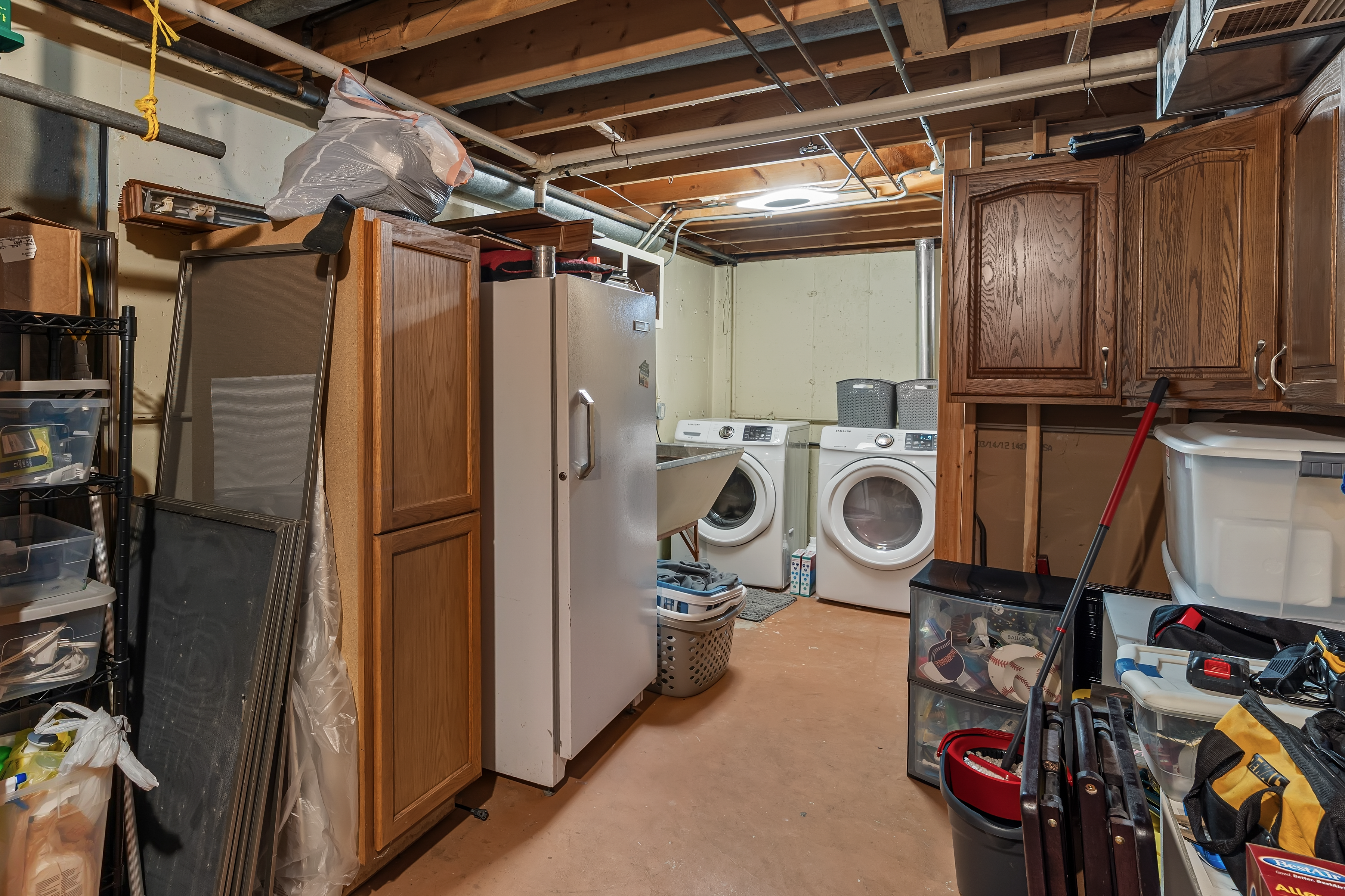 506 Heather Ln utility and laundry room