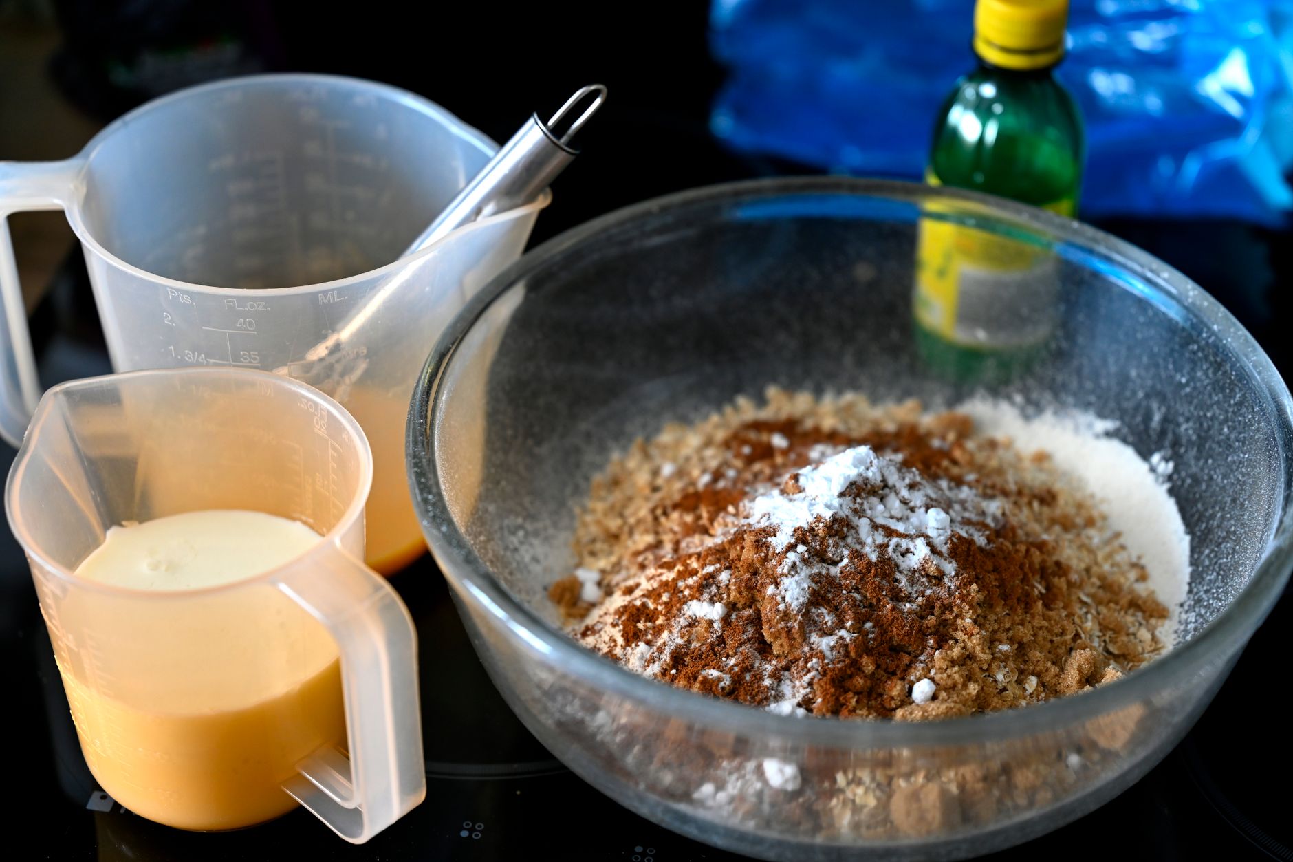 Natron-Paste als Hausmittel zum Backofen reinigen
