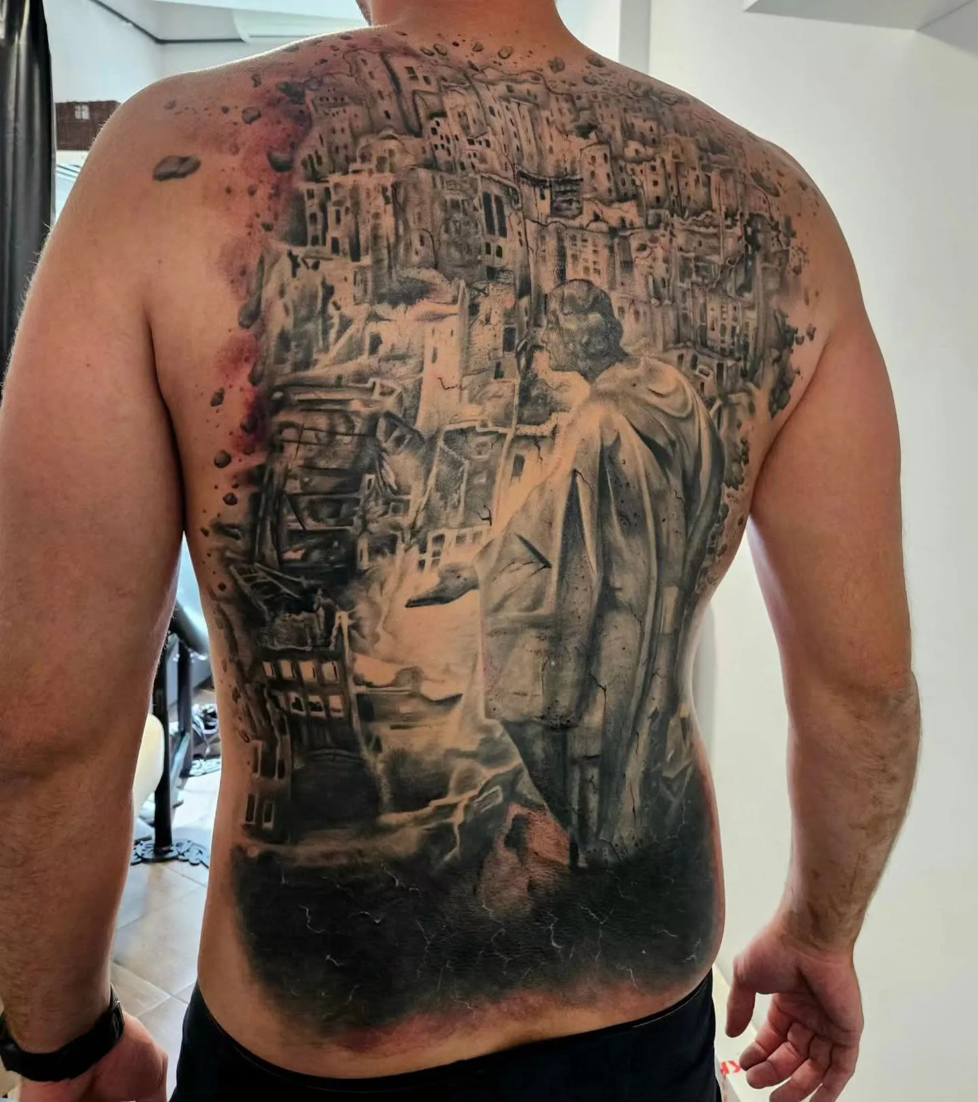 teljes hat epulet es szobor tetovalas budapest