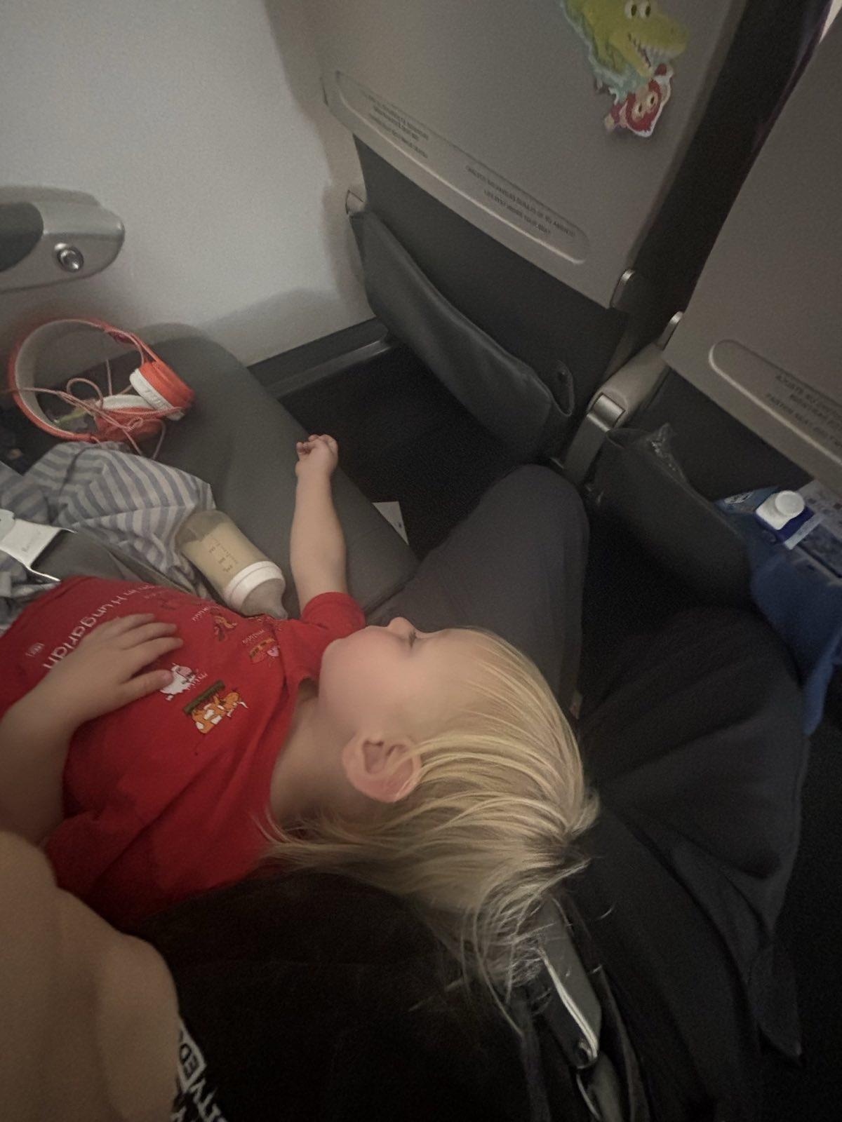 On the Plane: Let Sleep Be Different On the Plane: Let Sleep Be Different