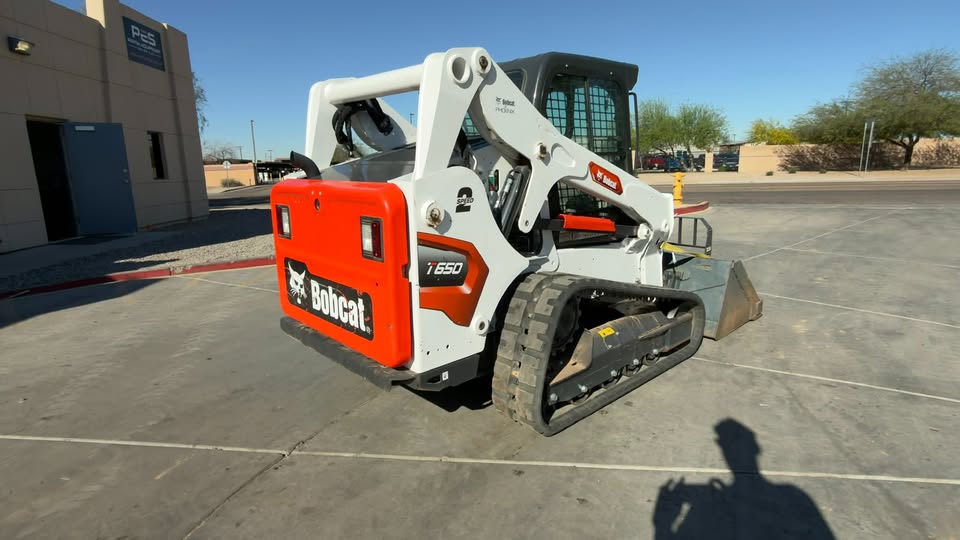2023 Enclosed Skid Steer