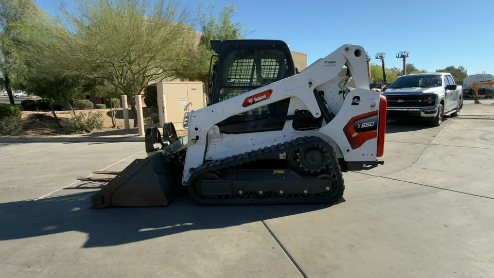 2023 Enclosed Skid Steer