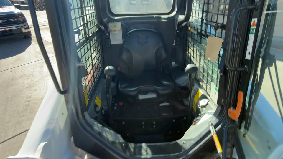 2023 Enclosed Skid Steer
