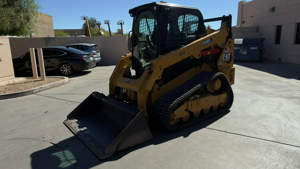 2023 Enclosed Skid Steer 2023 Enclosed Skid Steer