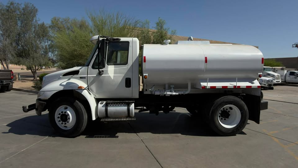 2014 2000 Gal Water Truck 2014 2000 Gal Water Truck