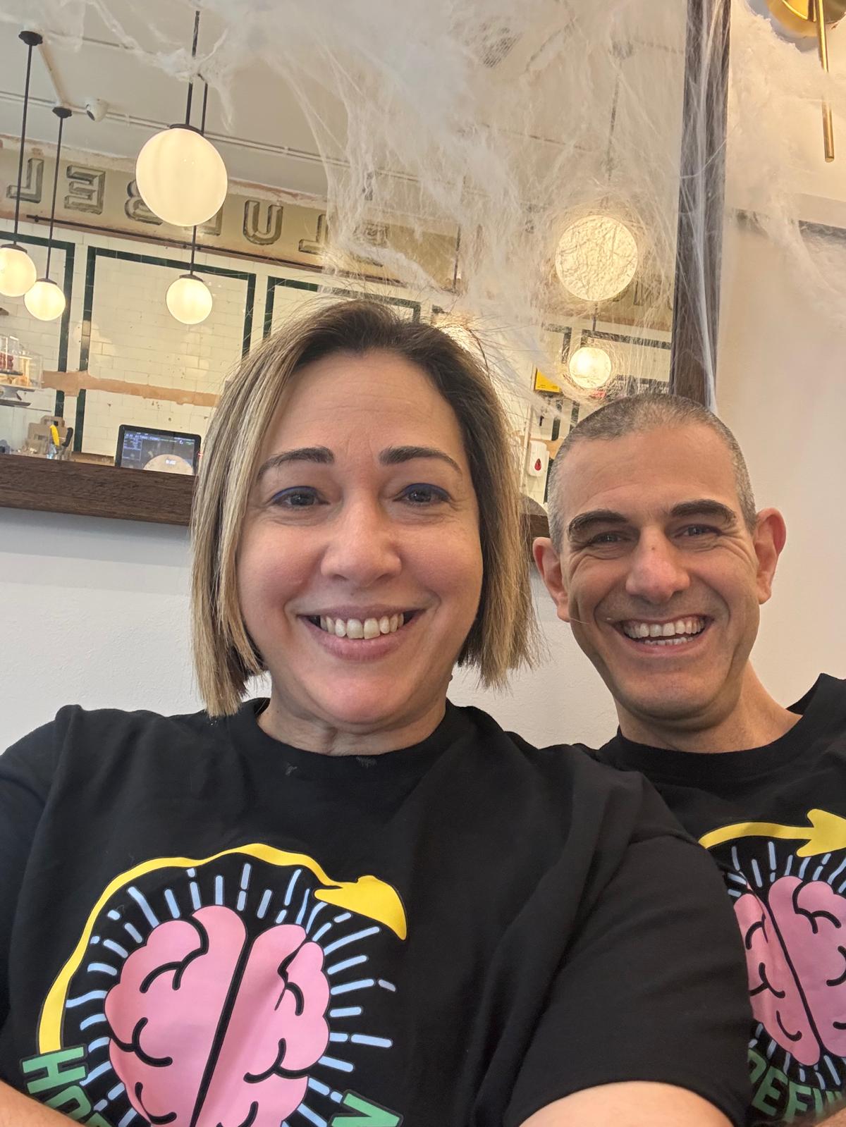 Adi and Dana from Hopeful Neuron with a child in a session