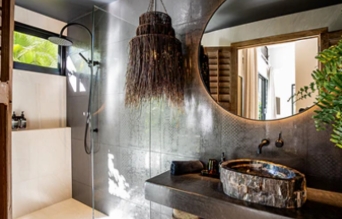 Private luxury bathroom at the retreat residence