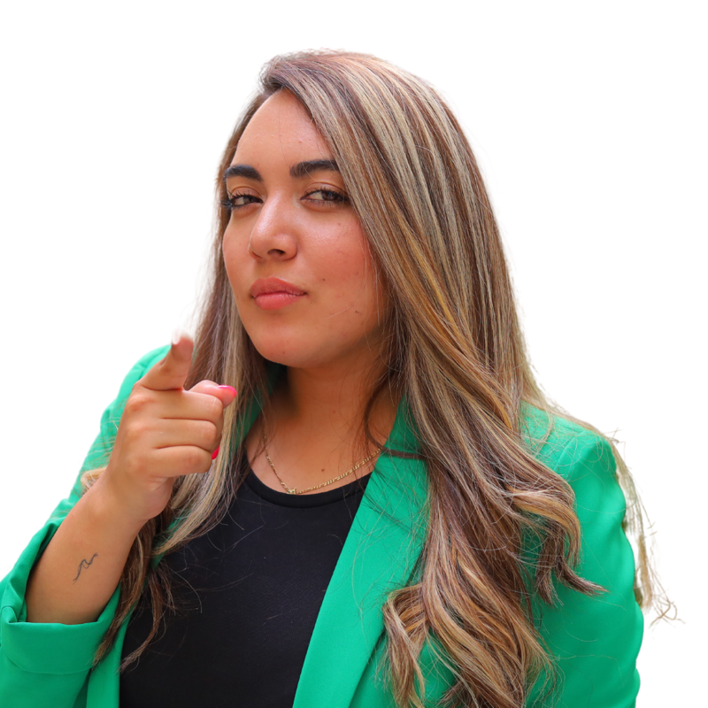 Carolina, CEO de Reduinfinity, apuntando hacia ti