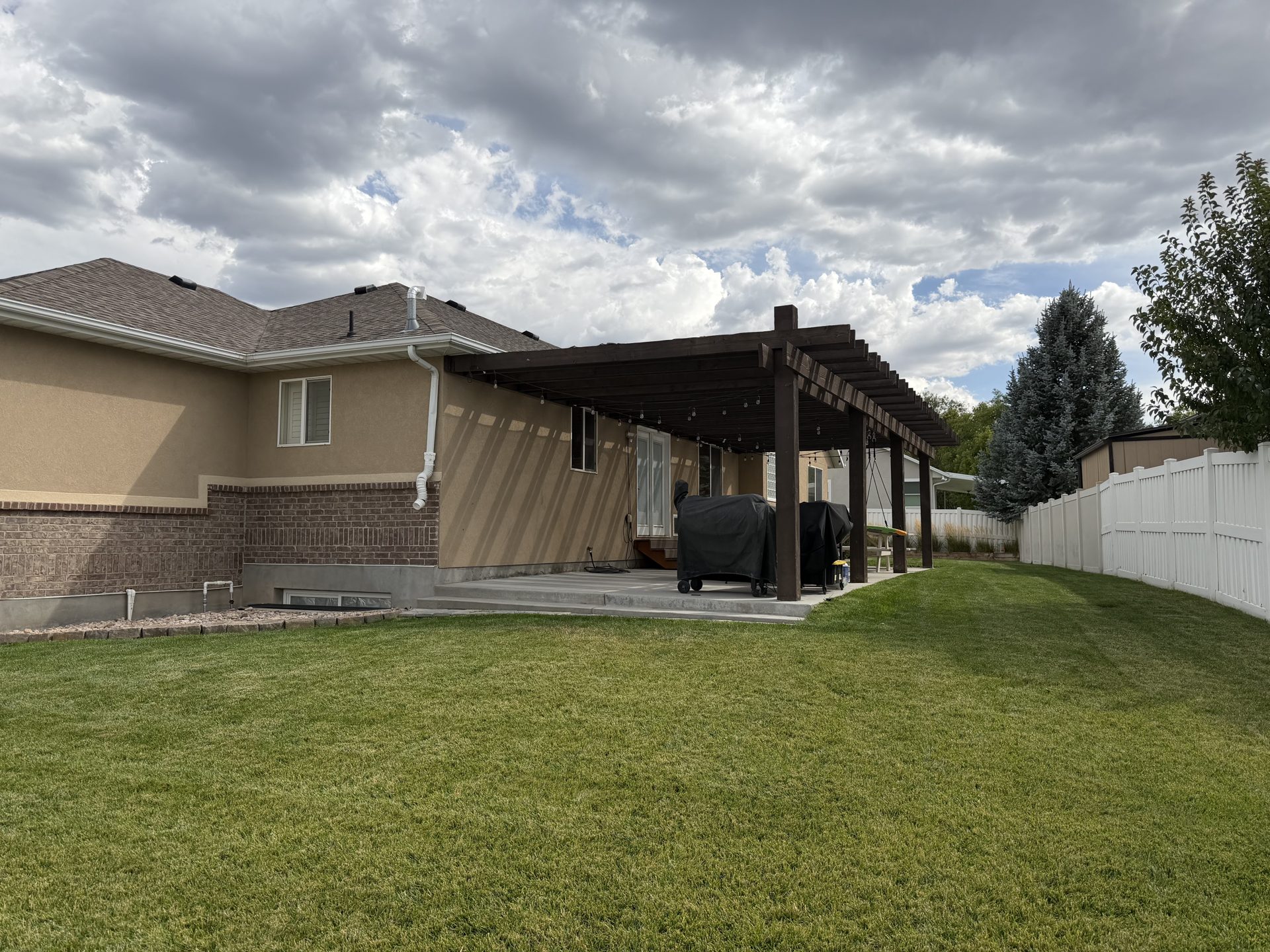 15x37 covered patio under full pergola