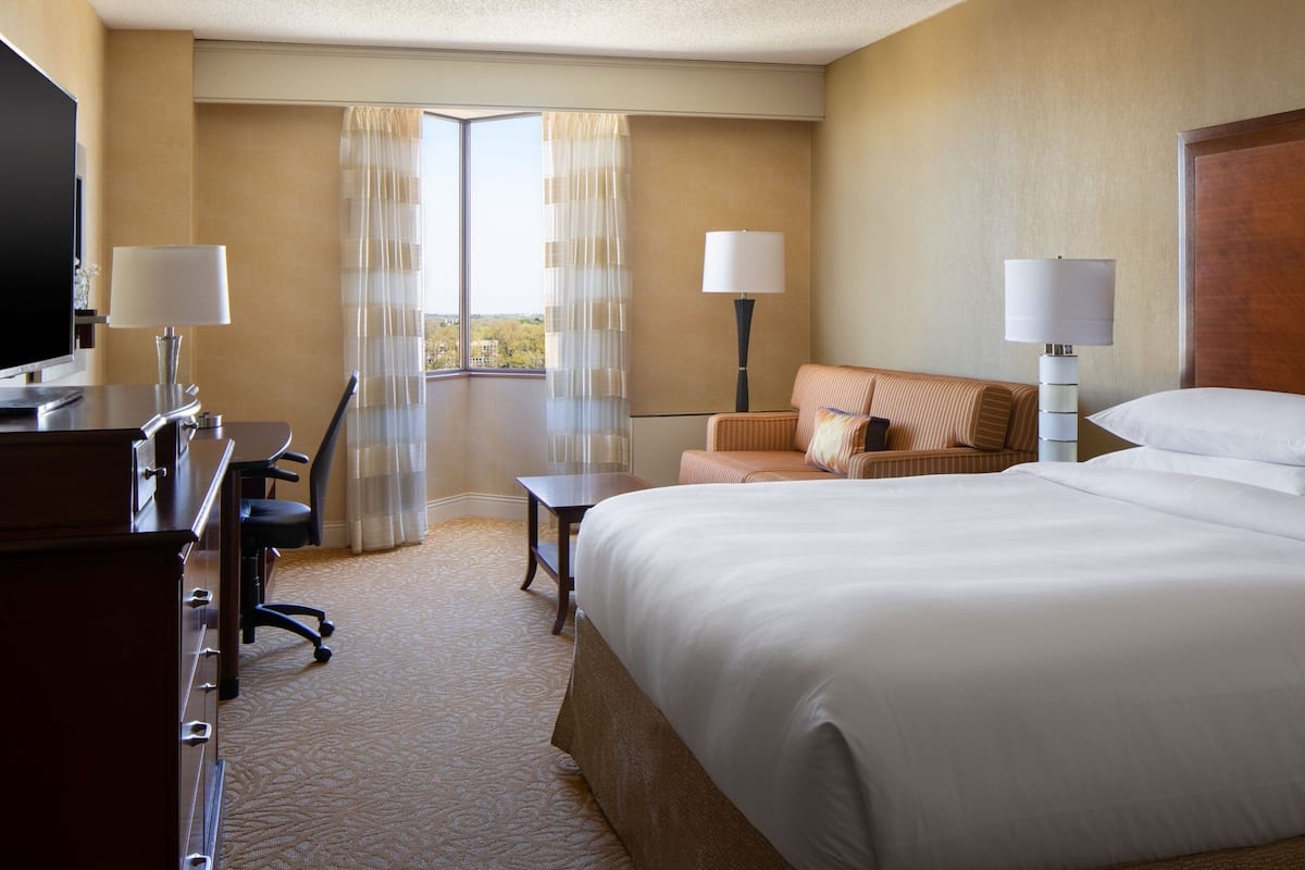Guest room at the Lincoln Marriott Cornhusker Hotel