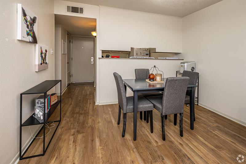 One-bedroom dining area with a table for four