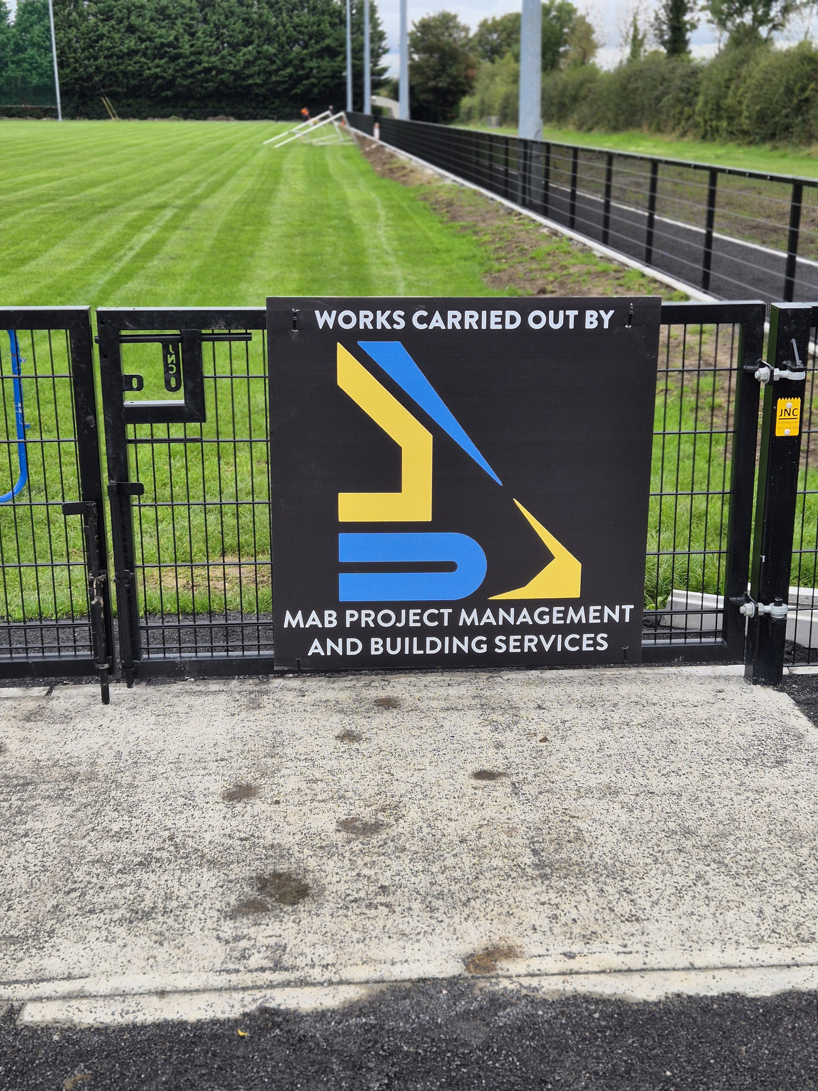 Ellistown GFC entrance and MAB project sign