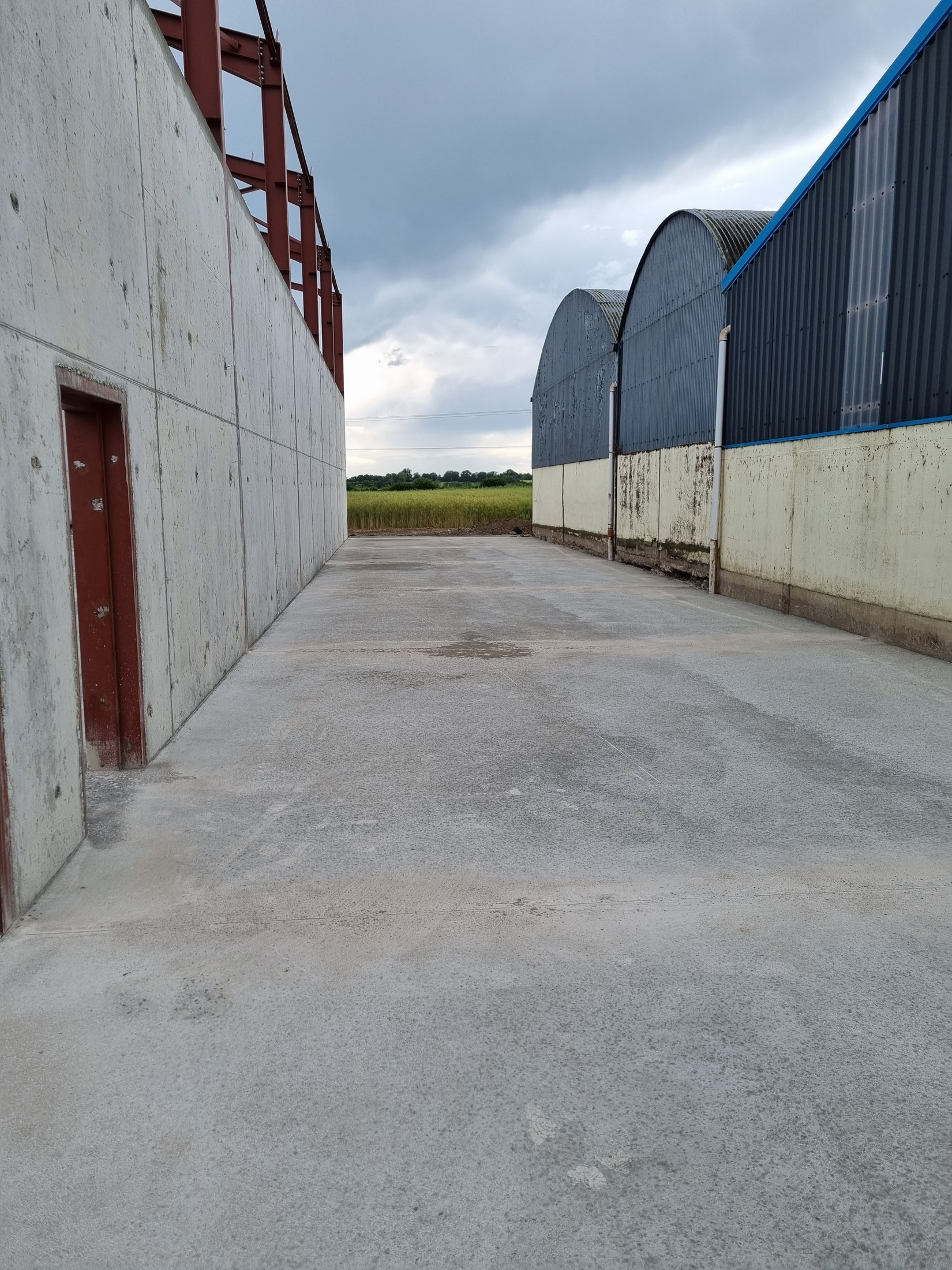 Concrete passage between buildings