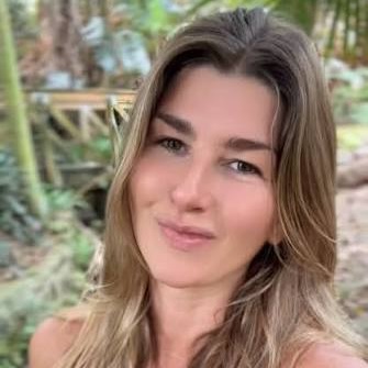 Portrait of Sarah B, a client testimonial from Sydney