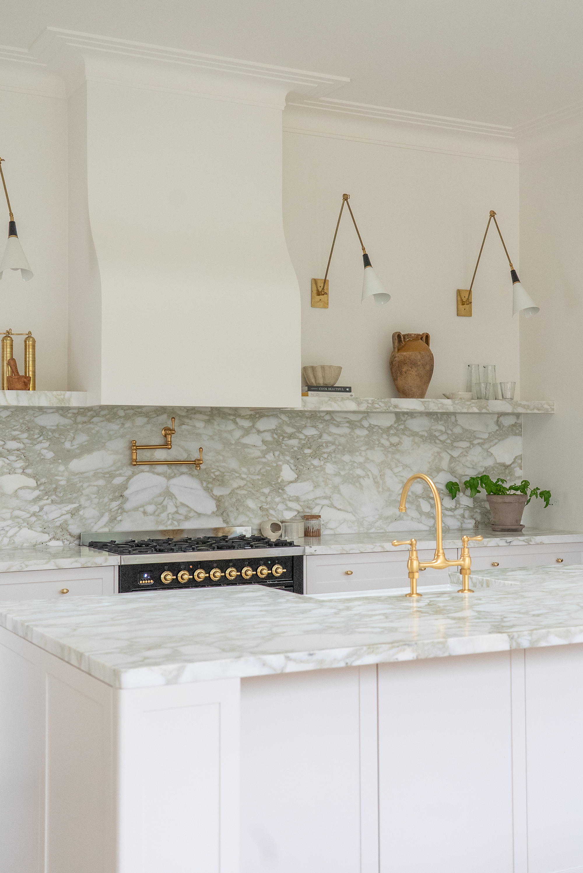 Casa Storia bespoke kitchen renovation tailored for modern living