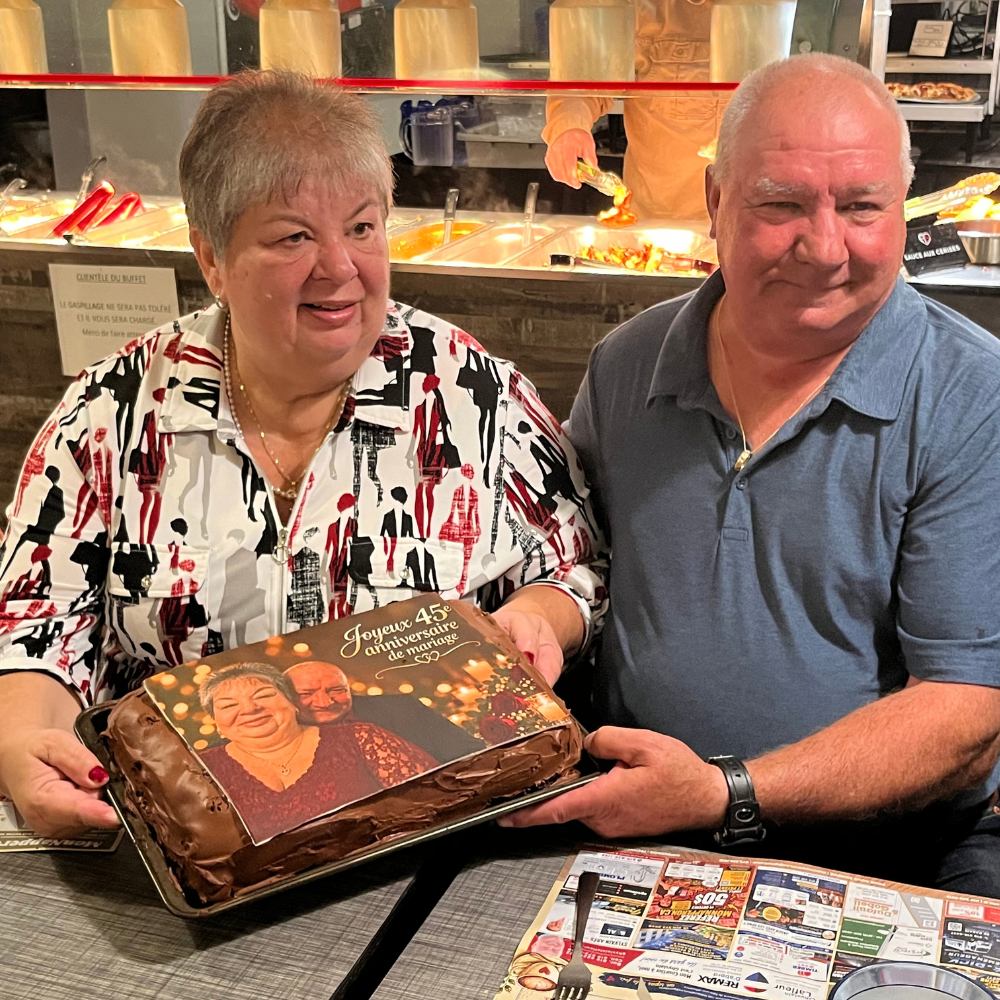 Gâteau préparé pour souligner le 45e anniversaire de mariage
