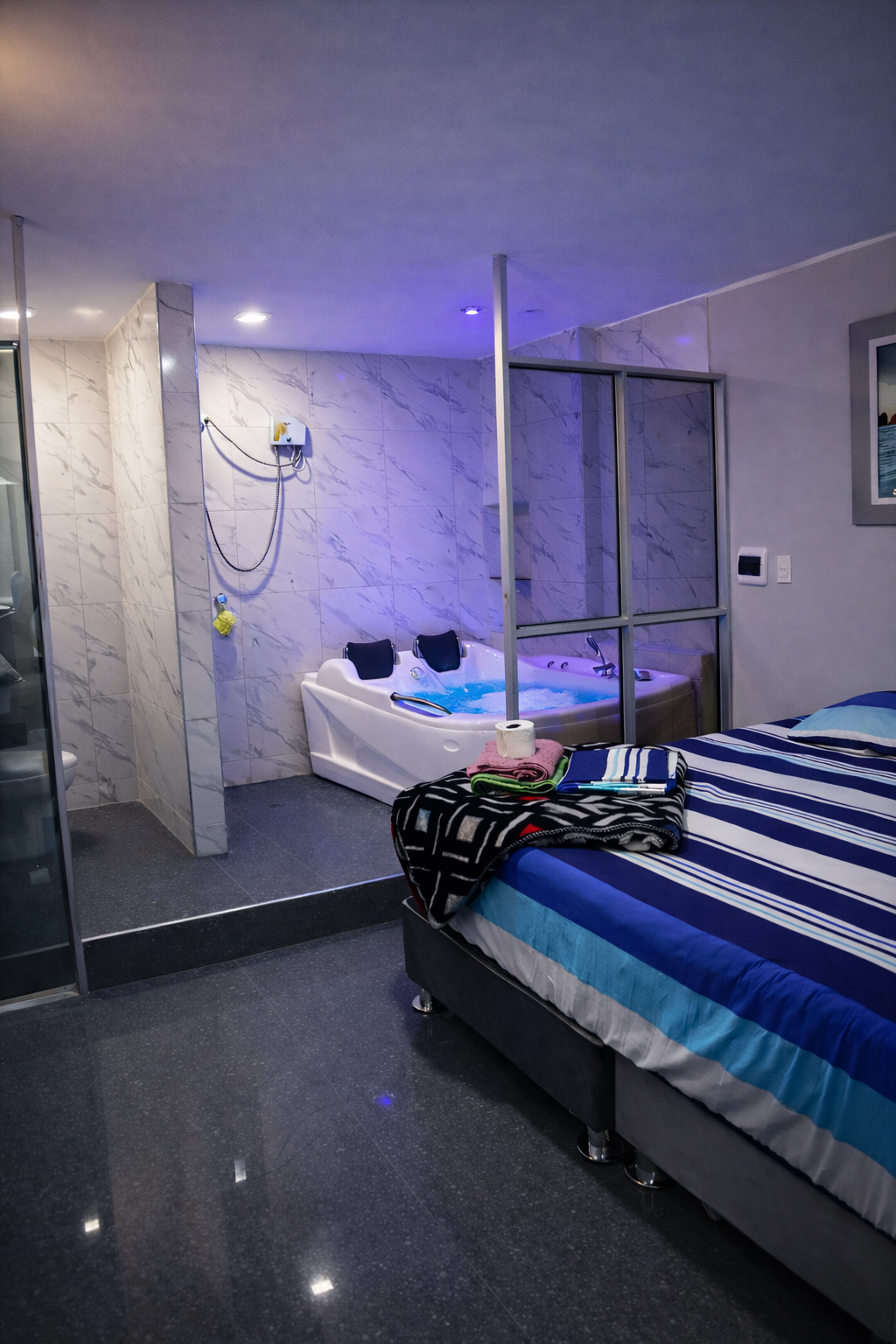 Jacuzzi privado en el departamento de España 102