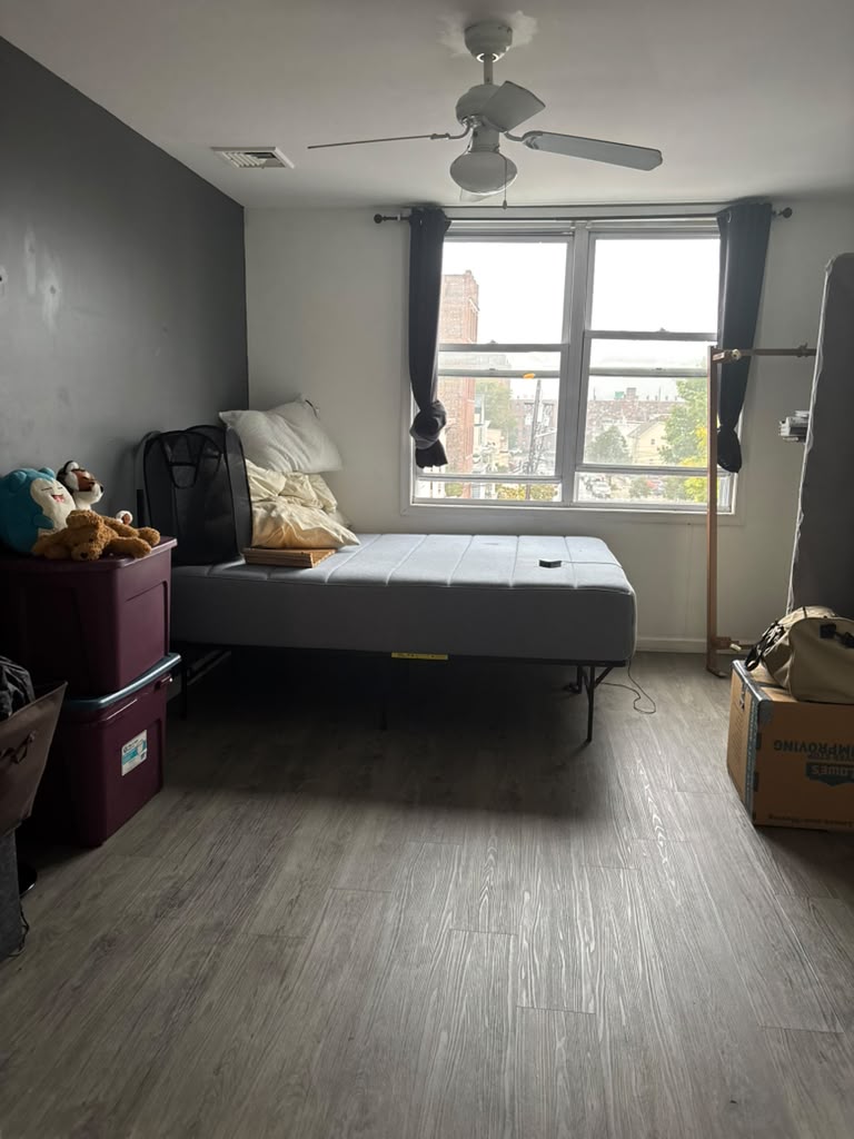 Cleaned and disinfected apartment bathroom in Elizabeth, NJ by Cleaning Luna