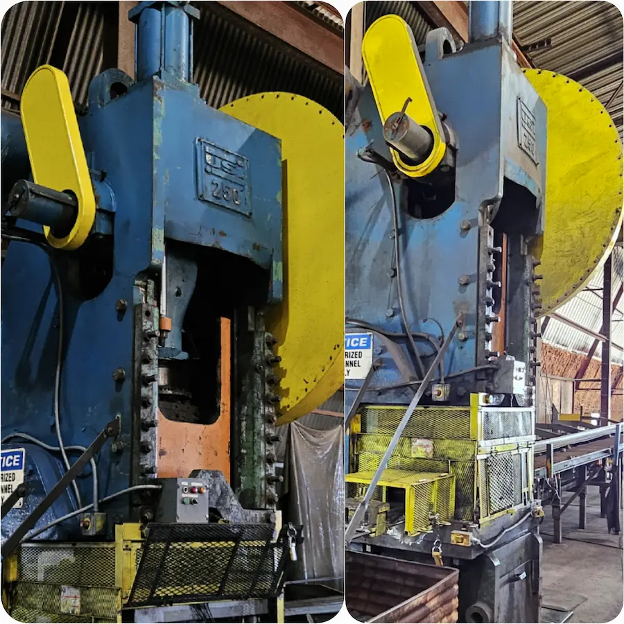 Manufacturing production line dry ice blasting