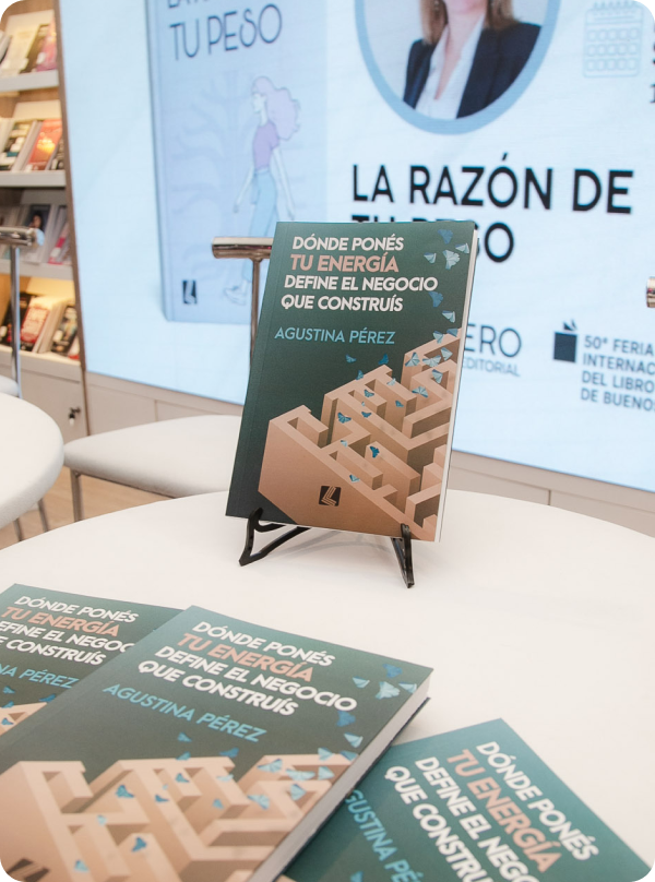 El libro sobre la mesa