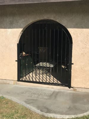 {{ custom_values.service_1 }} in {{custom_values.area_4})