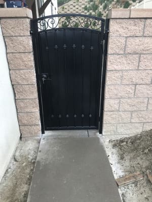 {{ custom_values.service_4 }} in {{custom_values.area_2})