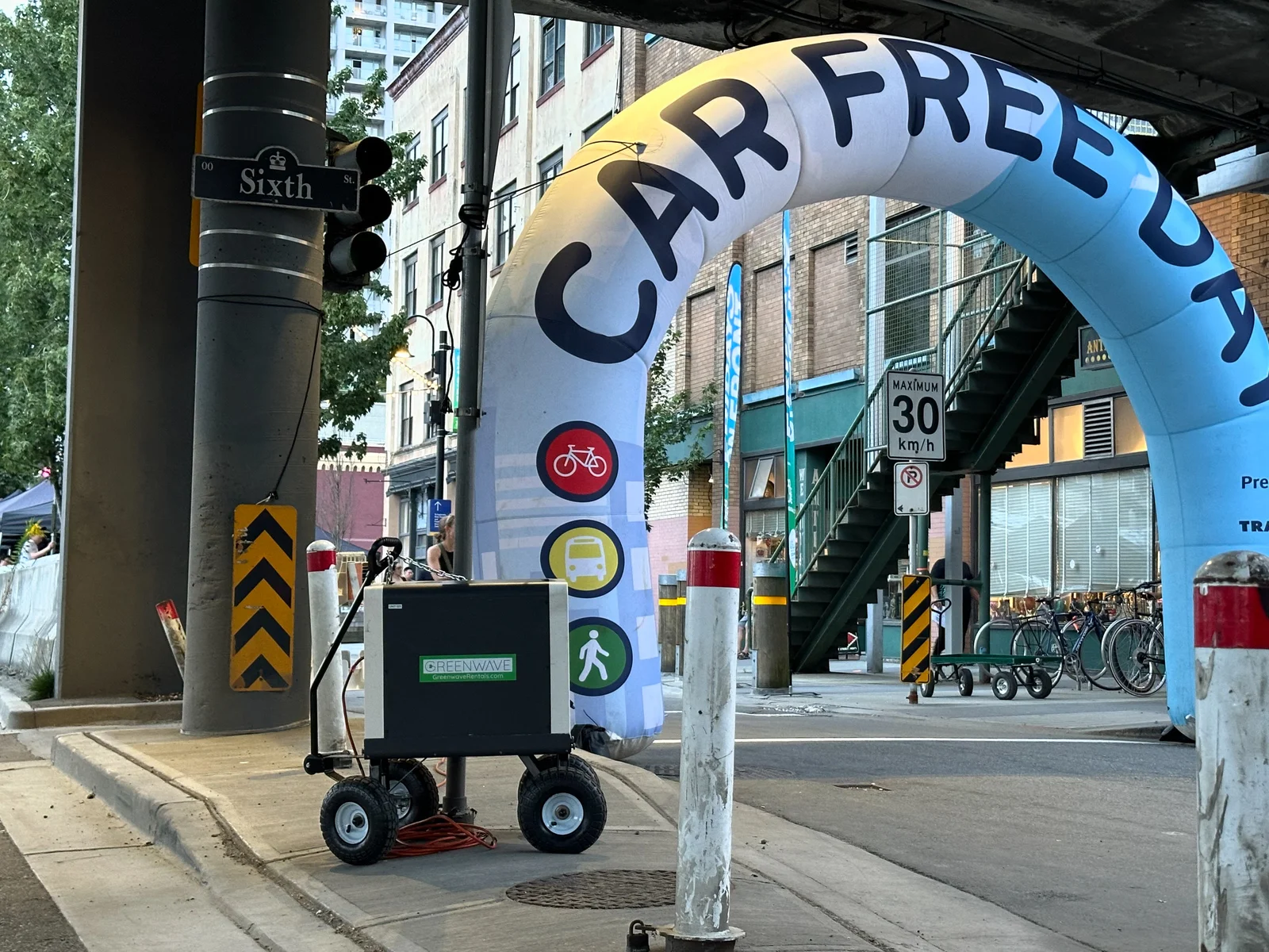 Apollo 5K clean energy display at an outdoor activation