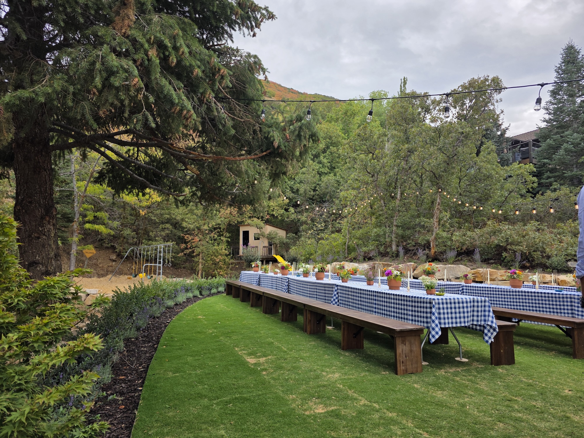 {{ custom_values.service_1 }} in {{custom_values.biz_area_1})