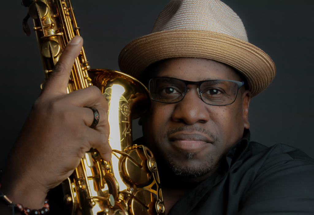 How Live Saxophone Music Creates Emotional Wedding Moments