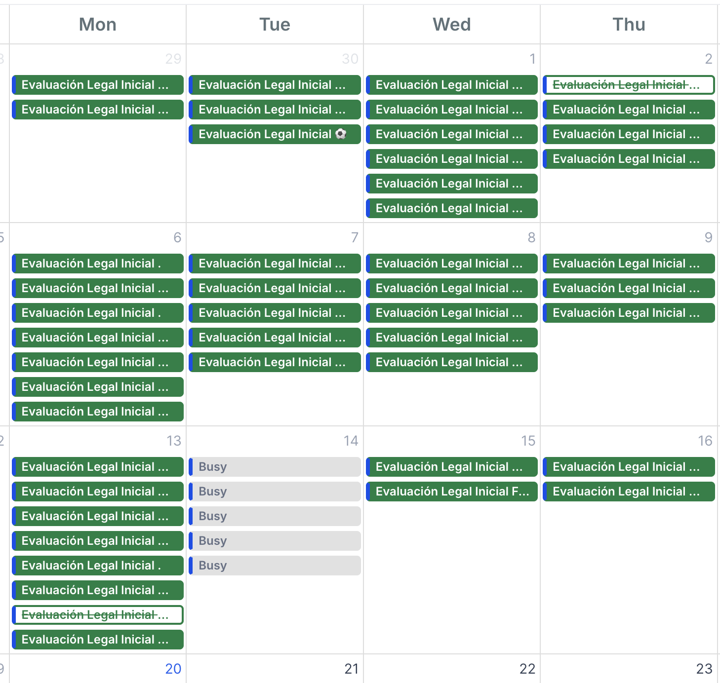 Calendario mensual lleno de evaluaciones legales agendadas