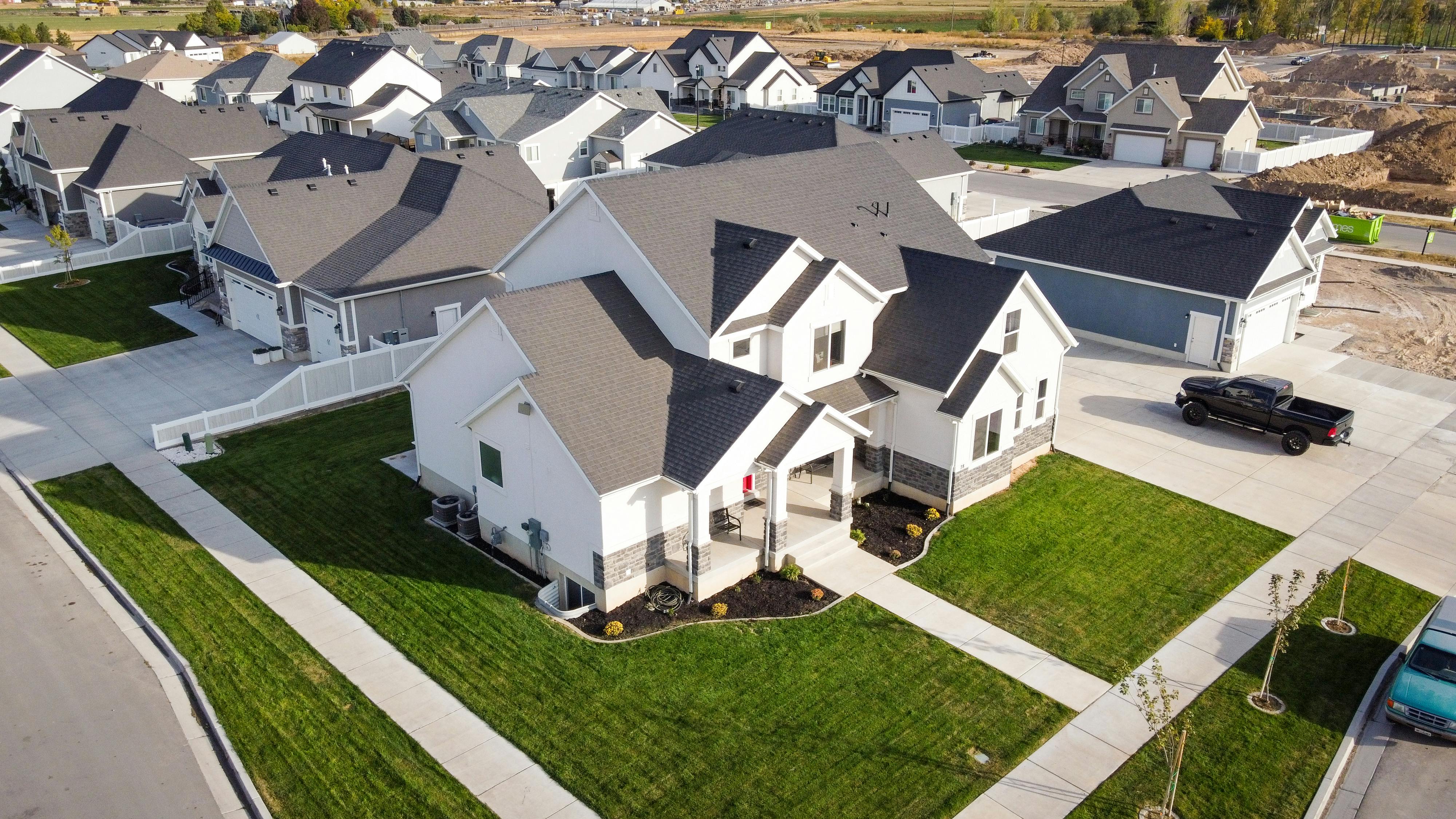 Considering a new construction home in Charlotte in 2026? Here's what you need to know.