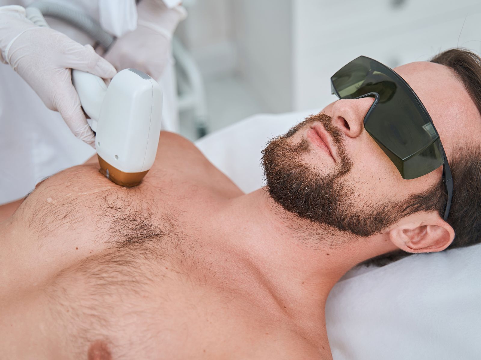 Behandelingen voor mannen bij Healing Skin Clinic in Nuth