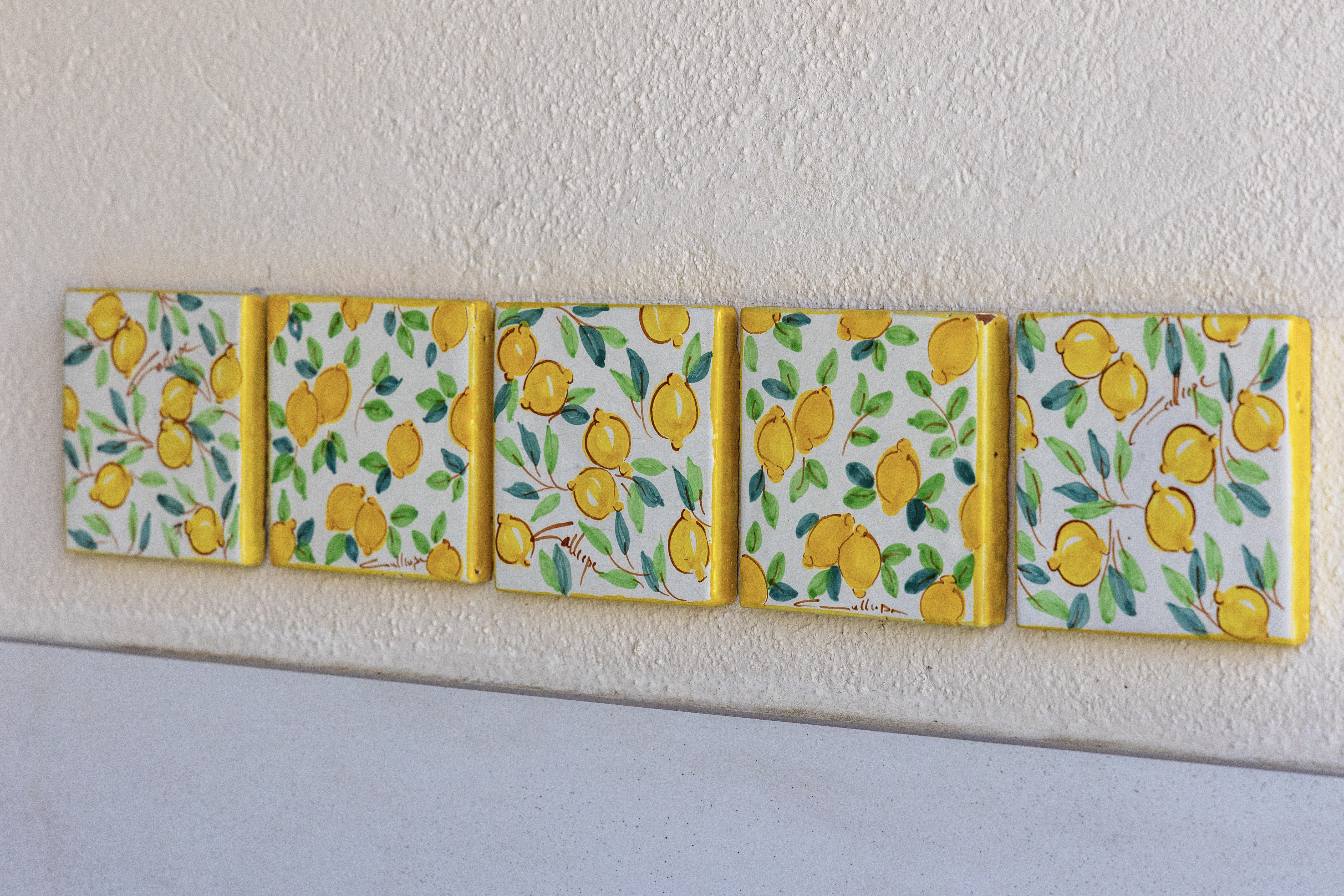 Lemon tile detail